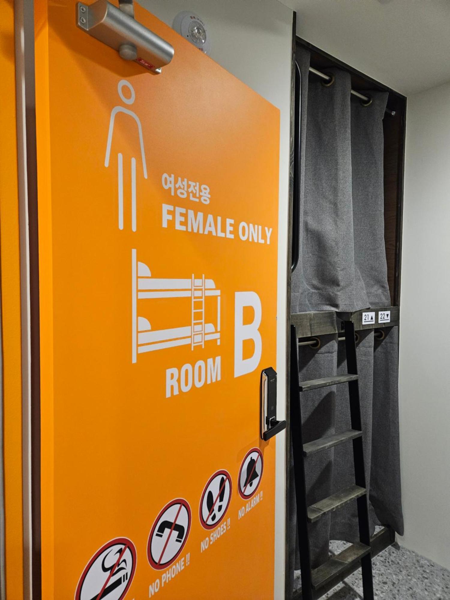 Seoul Cube Myeongdong Hotel Kültér fotó